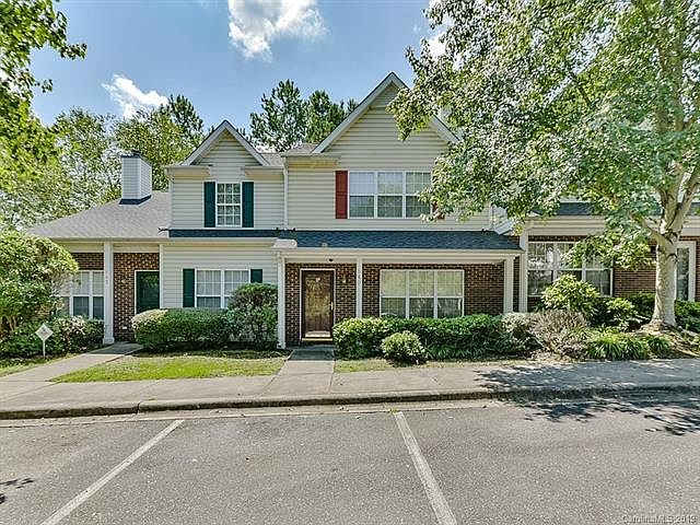 1st image of 640 Emerald Cove Dr