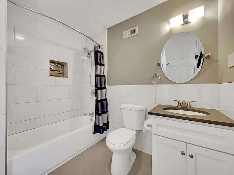 258 Nicoll St #3R — Photo 9