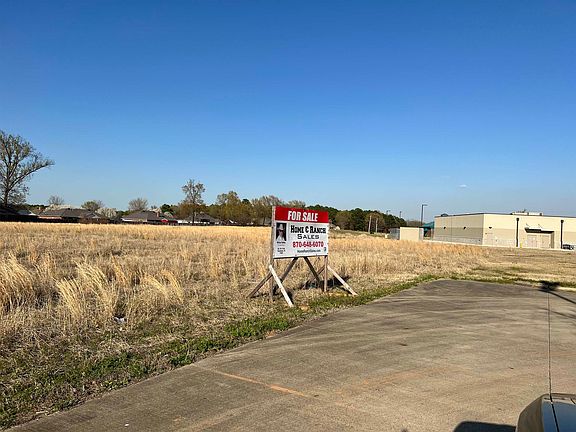 4th image of 2203 Trinity Blvd