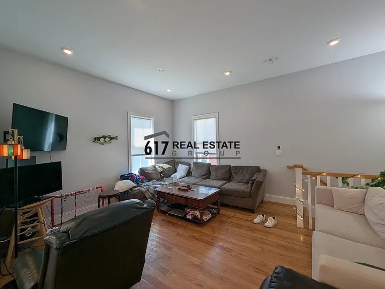 18-4 Murdock St — Photo 6