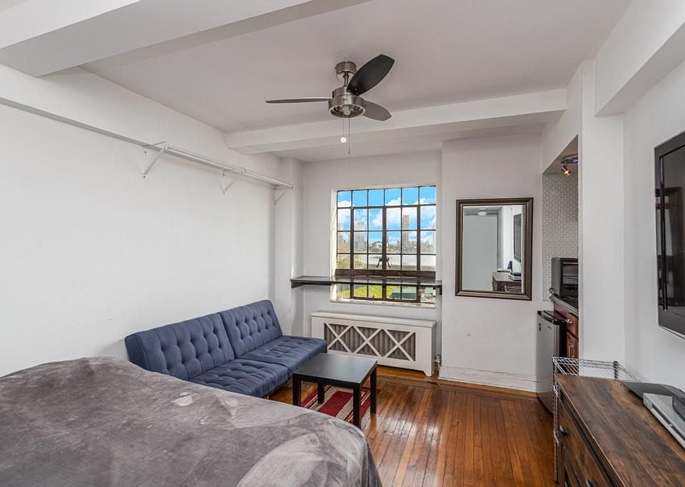 1st image of 5 Tudor City Pl APT A9