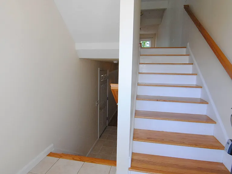 68 Georgetown Dr — Photo 35