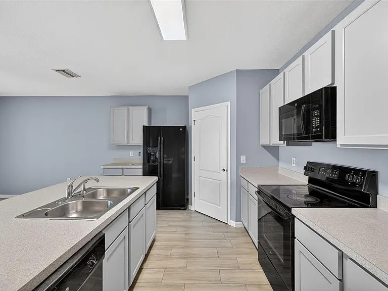 4042 Wayfarer Way — Photo 10