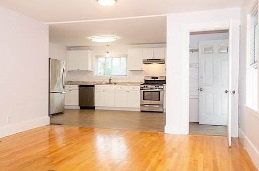 4th image of 108 Litchfield St Unit 108