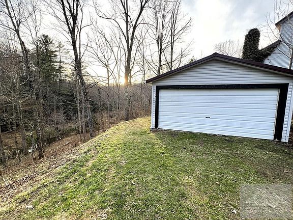 5th image of 2608 Hinton Rd