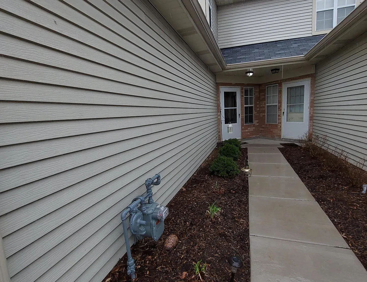 172 Golfview Dr — Photo 2