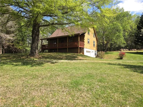 1305 Brim Rd, Mount Airy, NC 27030