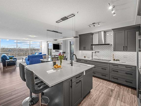 3rd image of 15 Cougar Ridge Lndg SW #108