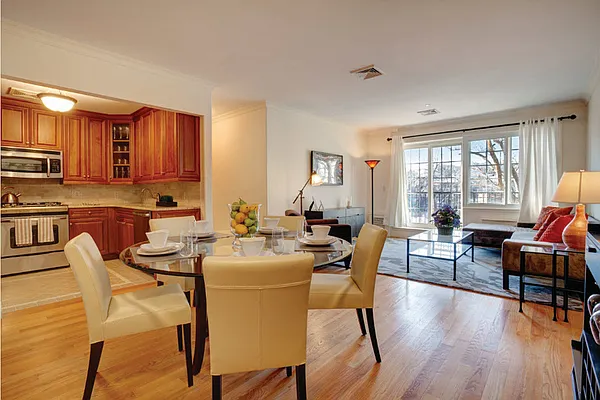 Sold by The Marketing Directors (Arias) | media 36