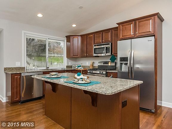 Chef's Gourmet Kitchen