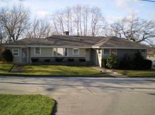 42 Top Hill Rd, North Providence, RI 02904