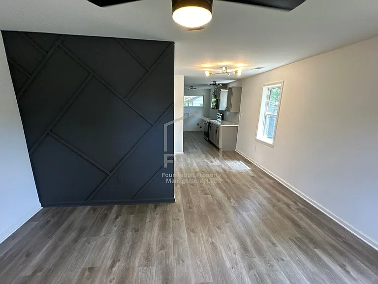 3694 Marion Ave — Photo 5