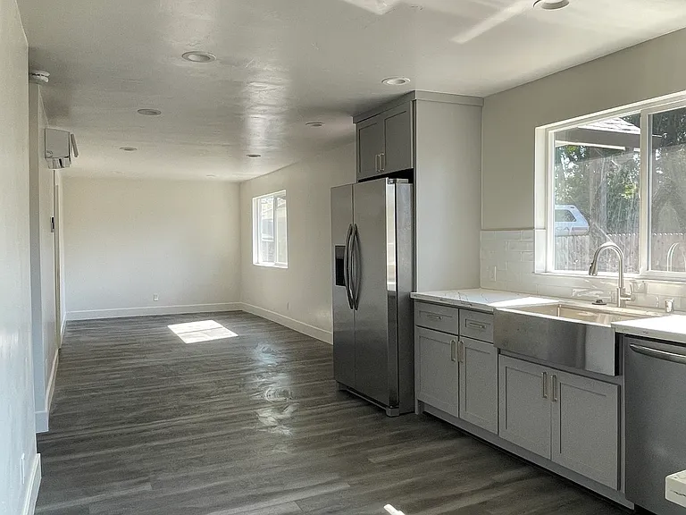 8911 Central Ave #2 — Photo 4