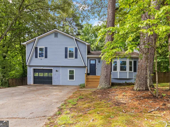 451 Old Towne Trl, Lawrenceville, GA 30046