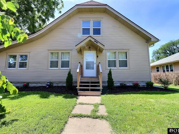 735 W 10th St, Fremont, NE 68025