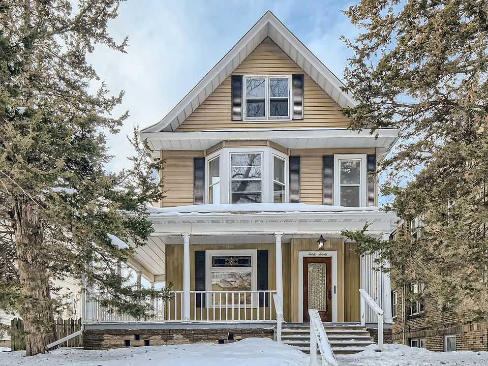 1st image of 3020 James Ave S