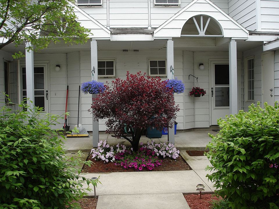 Main Entrance to Right