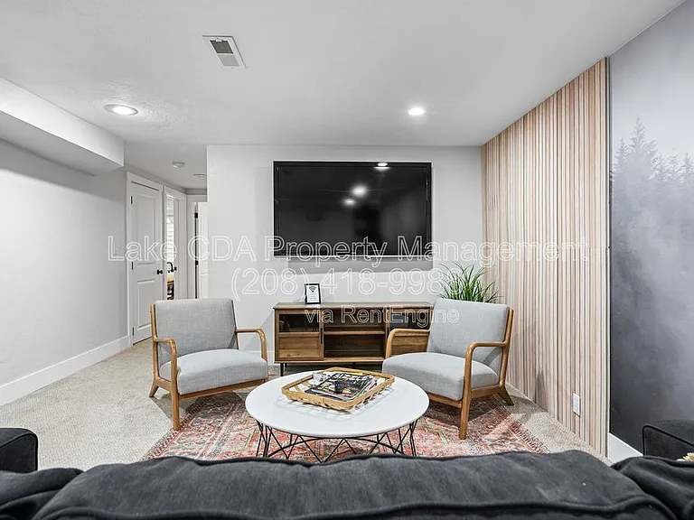 3870 N Honeysuckle Dr #B — Photo 1