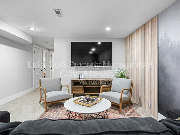 3870 N Honeysuckle Dr #B, Coeur D Alene, ID 83815