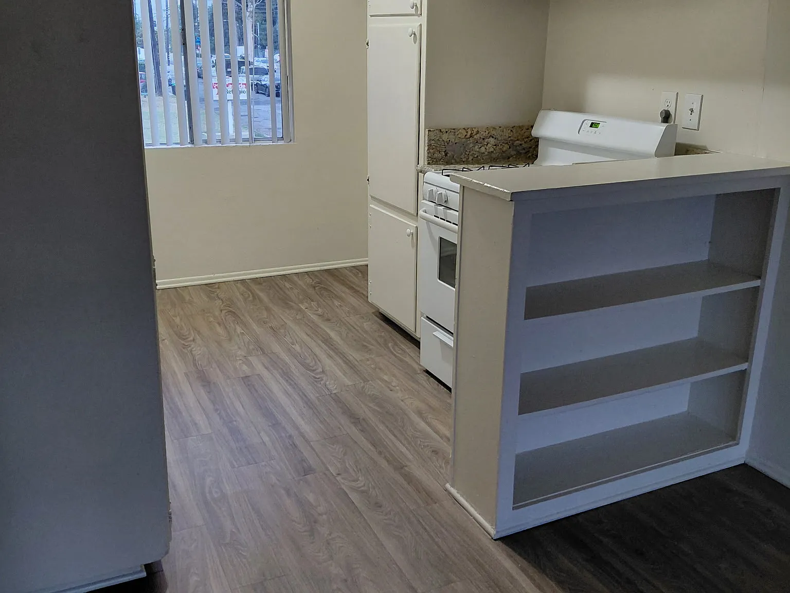 Berkley Square Apartments — Photo 3