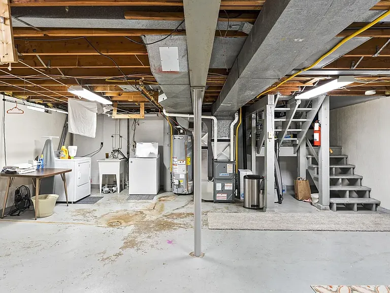 423 Kelly Cir — Photo 34