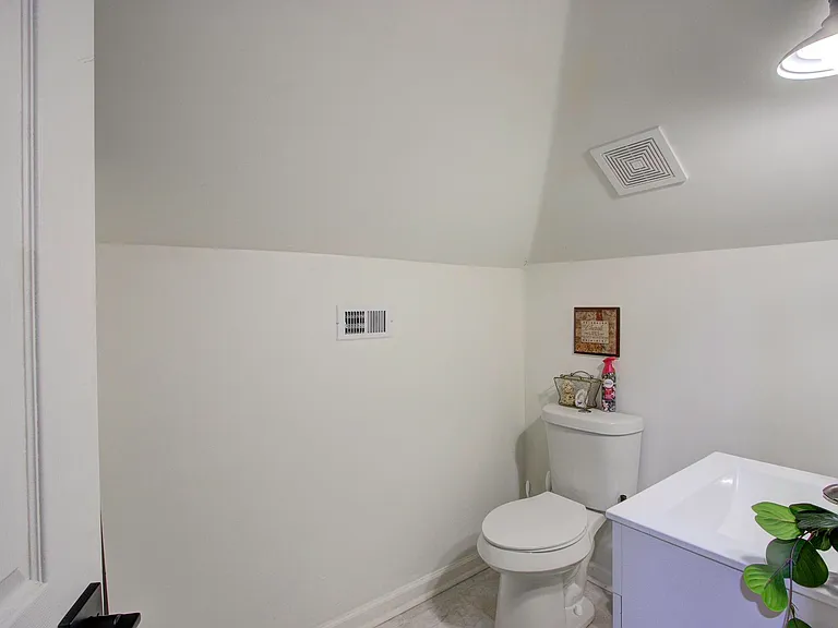 1855 Oliver Ave — Photo 21