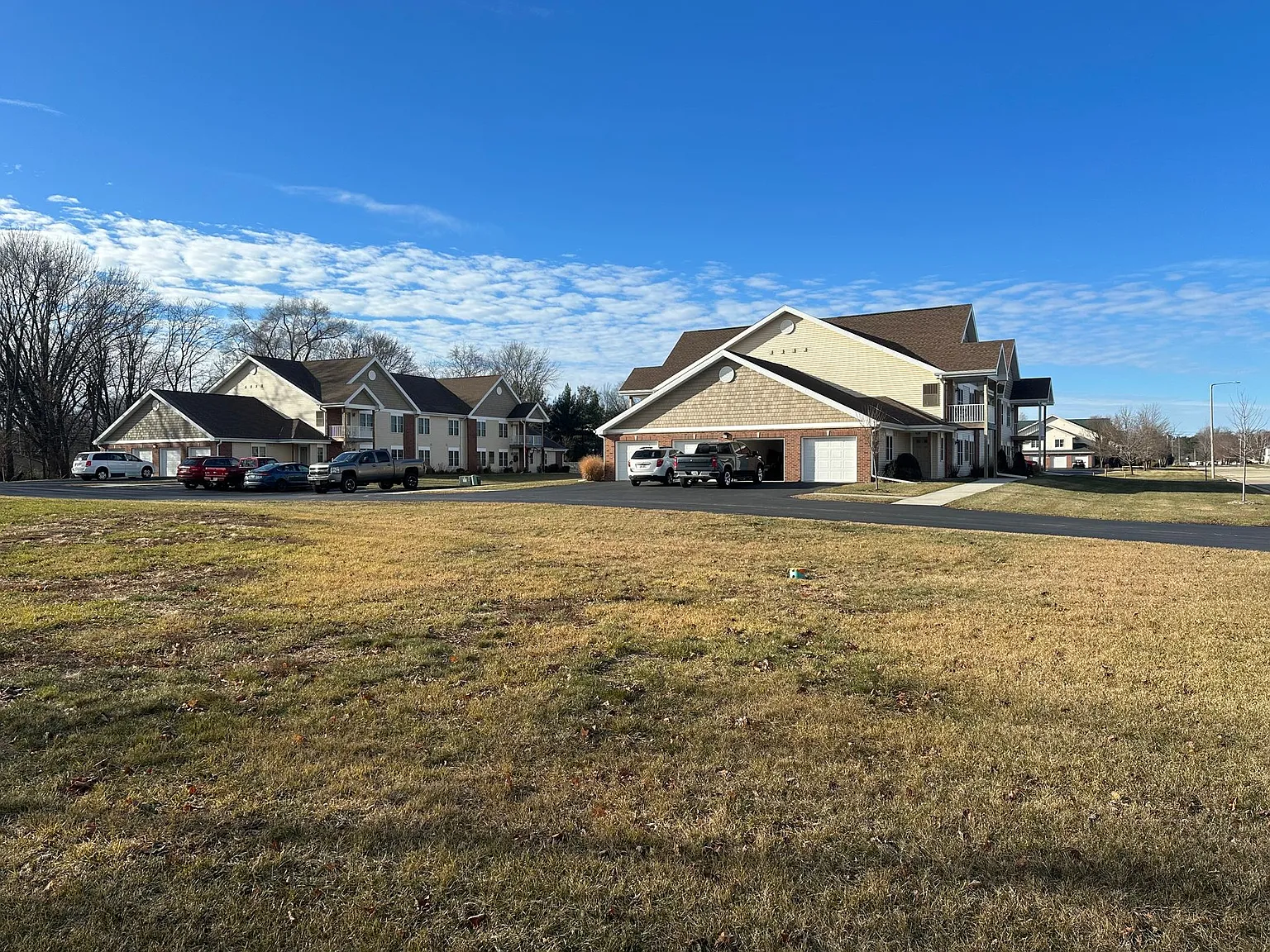 575 Sunset Dr. — Photo 2