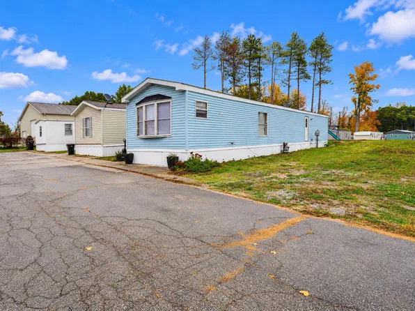 5489 Alpine Ave NW, Comstock Park, MI 49321