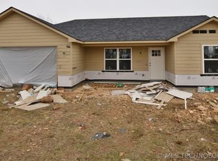 2040 N Sunset Strip, Tahlequah, OK 74464