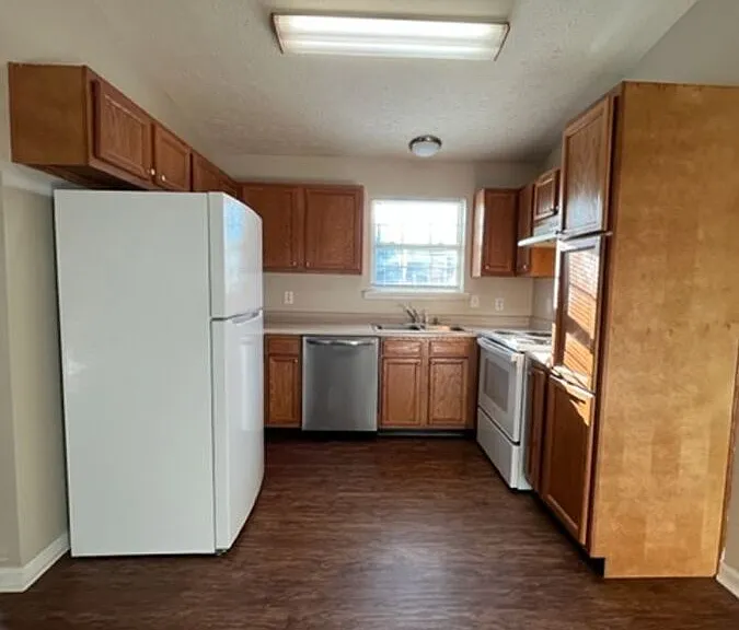 301 Parker Pl — Photo 2