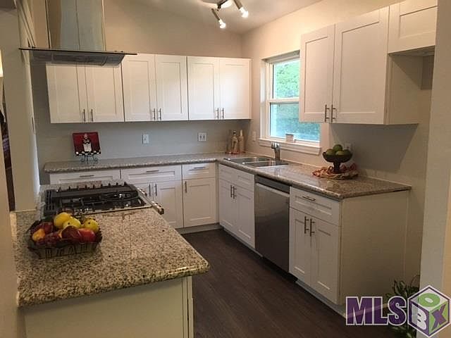 1st image of 405 W Live Oak St