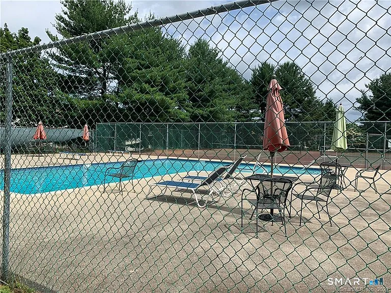 20 Arthur Dr #1 — Photo 7