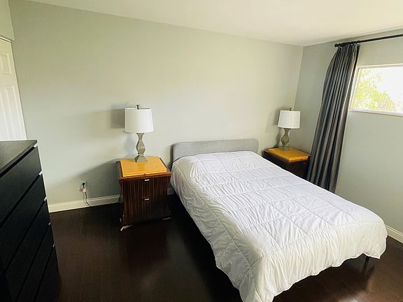 3rd image of 627 Garden Ave #11493645
