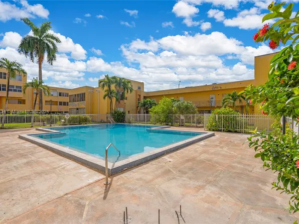 1555-1555 W 44th Pl #110C, Hialeah, FL 33012