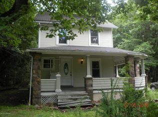 180 Summit Ave, Pocono Summit, PA 18346