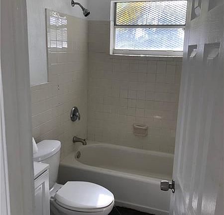 5th image of 2380 NW 26th St