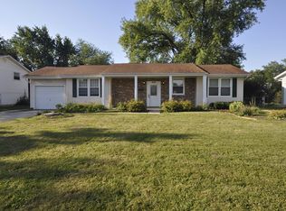 550 Cherokee Ct, Carol Stream, IL 60188
