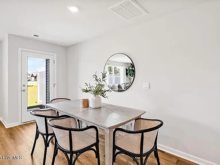 Dining area (Model for layout)