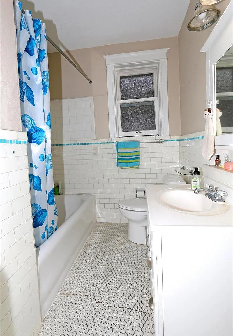 6226 Northwood Ave — Photo 3