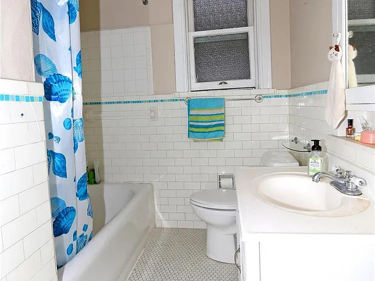 6226 Northwood Ave #3W — Photo 3