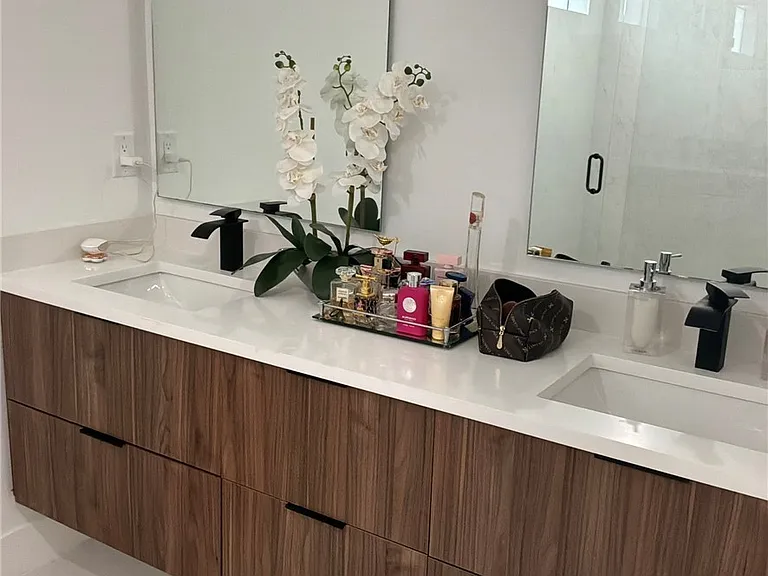 2506 SW Embers Ter — Photo 18