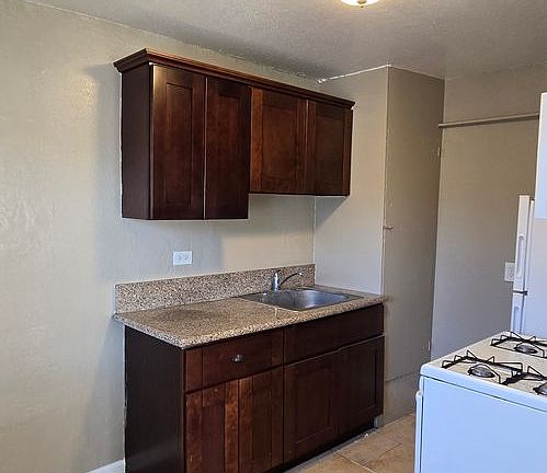 3rd image of 315-319 S 28th St #317