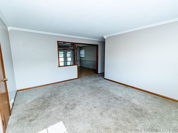 3rd image of 821 Ash St