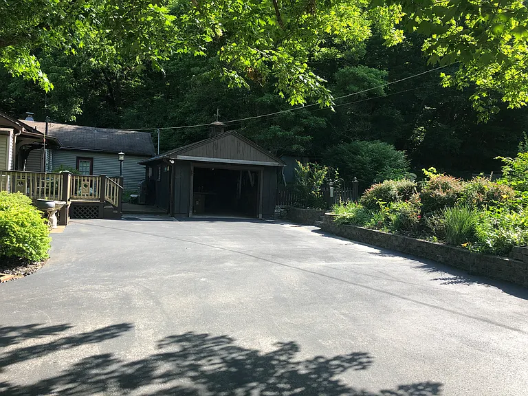 Harres Ln — Photo 2