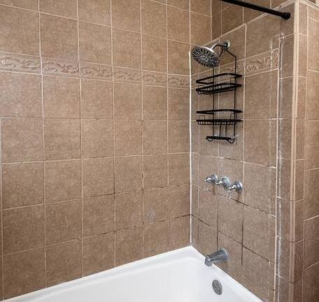 4th image of 1163 W 38th St #2