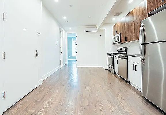 5th image of 13 Palmetto St APT 2