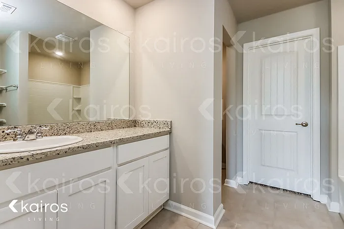 106 Royal Oak St — Photo 8