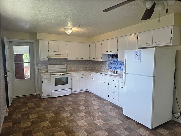 2nd image of 70 Janet Ave