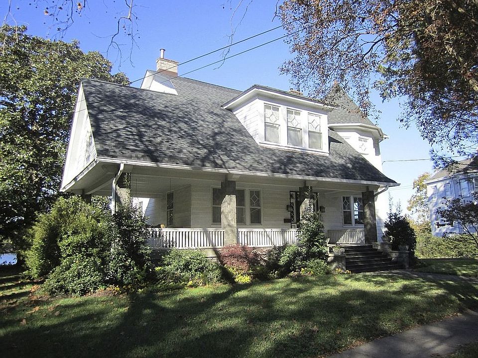 1st image of 137 Orleans Cir