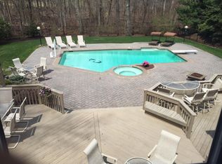 21 Eli Cir, Morganville, NJ 07751